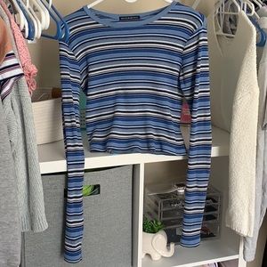 Brandy Melville Cropped long sleeve shirt